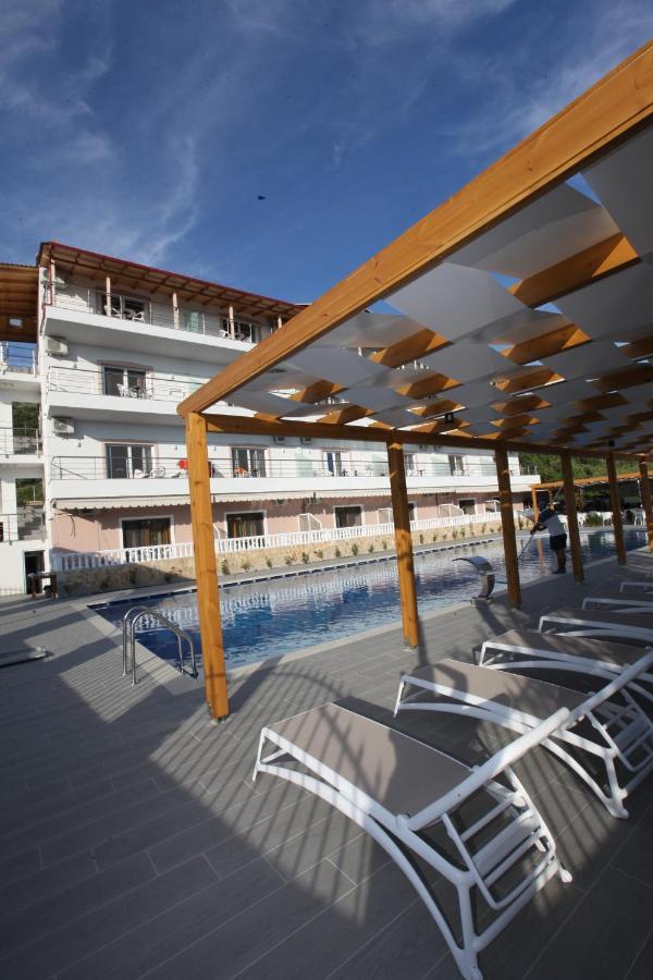 Hotel Riviera Борш Экстерьер фото